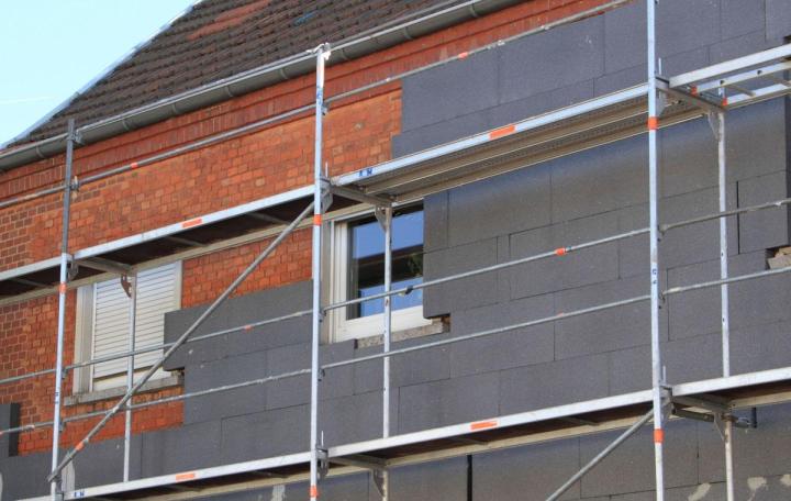 Faites appel à notre équipe pour isoler votre bâtiment par l’extérieur